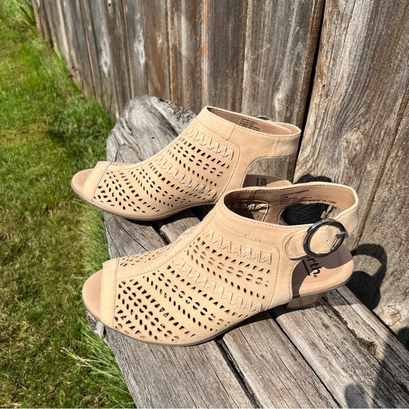 Earth Carson Hamden Die Cut Suede Leather Peep Toe Heel sandal shoes size 7.5 - Picture 14 of 16